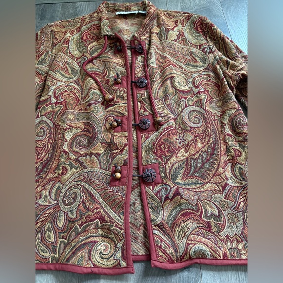 Vintage tapestry jacket with drawstring neckline and ornate wooden buttons - Picture 12 of 17